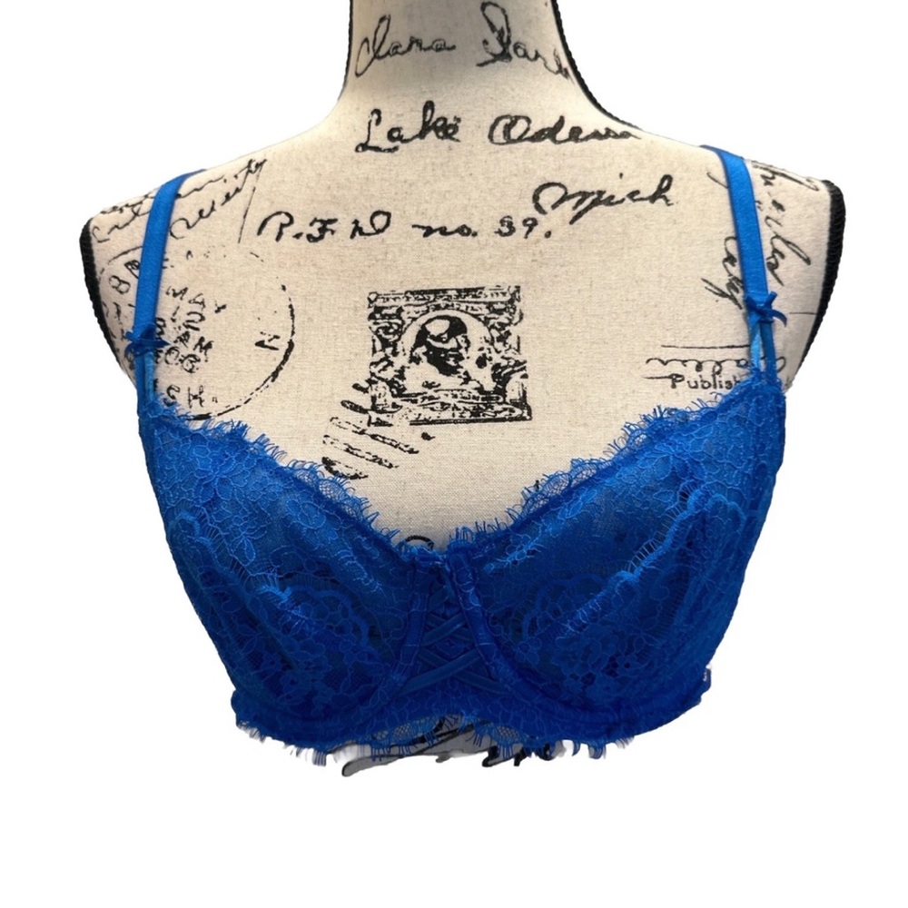 Victoria’s Secret Push-up without Padding Blue Lace Underwire Bra